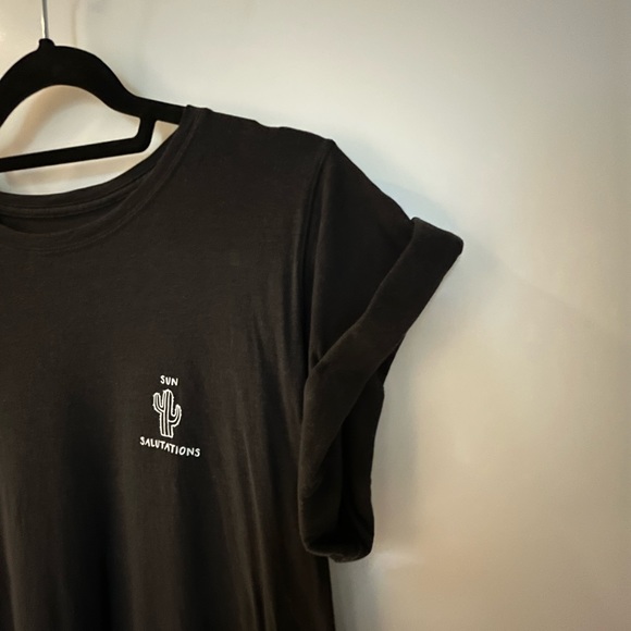 Lululemon Roll Around Tee *Expression - Picture 9 of 12